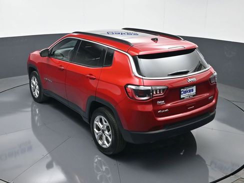 Used 2025 Jeep Compass Latitude w/ Sun & Sound Group image 53