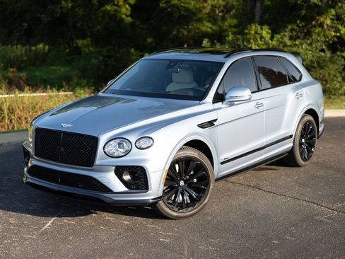 Used 2023 Bentley Bentayga AWD/4WD image 7
