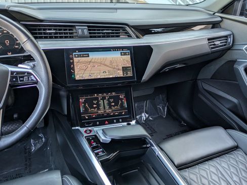 Used 2022 Audi e-tron S Premium Plus AWD/4WD image 9