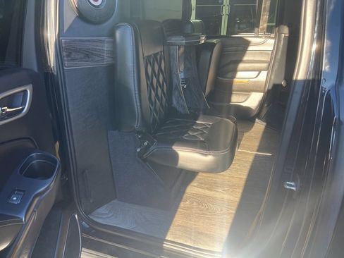 Used 2019 GMC Yukon XL Denali image 19