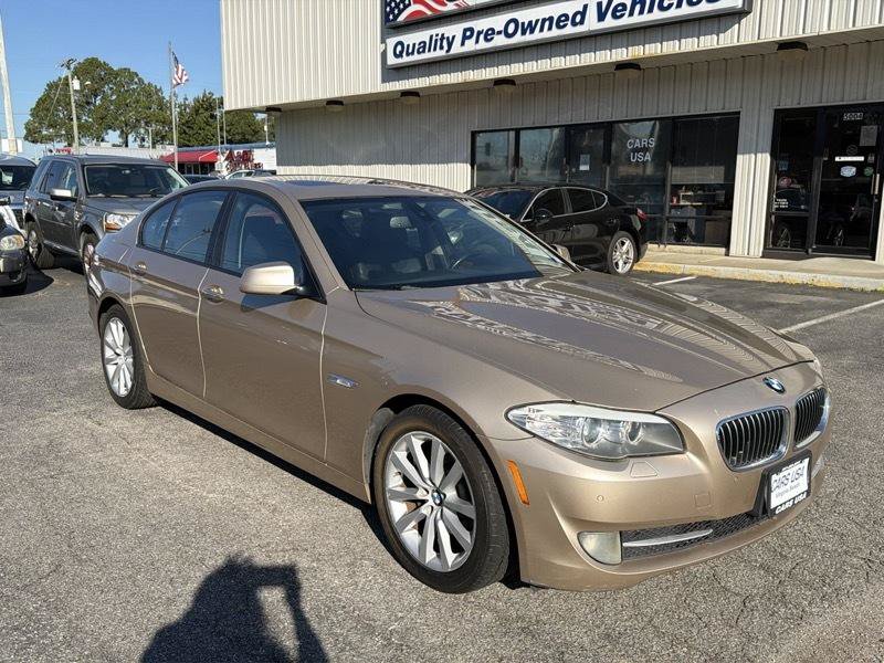 Used 2011 BMW 528i Sedan RWD image 2