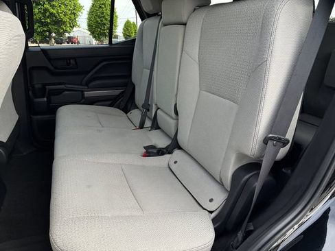 Used 2025 Toyota 4Runner SR5 AWD/4WD image 10