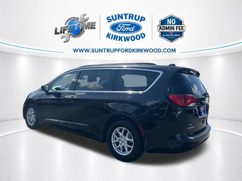 Used 2021 Chrysler Voyager Lxi FWD image 3