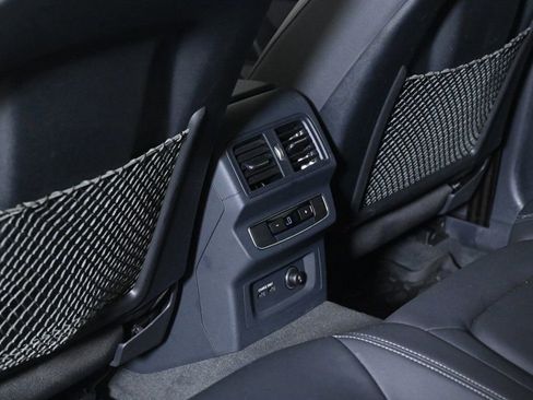 Used 2024 Audi Q3 2.0T Premium w/ Convenience Package image 18