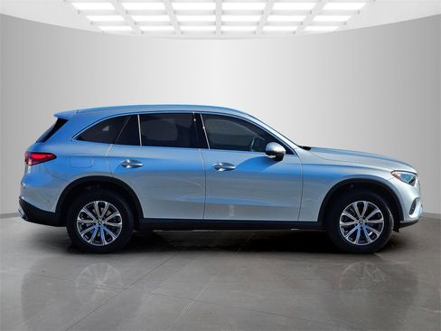 Used 2025 Mercedes-Benz GLC 300 image 7