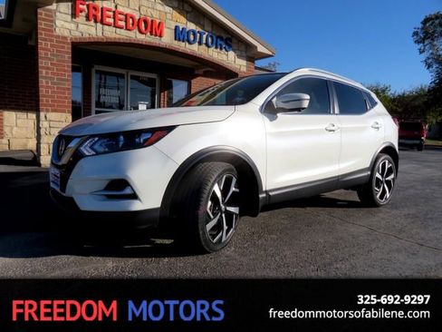 Used 2022 Nissan Rogue Sport SL image 1