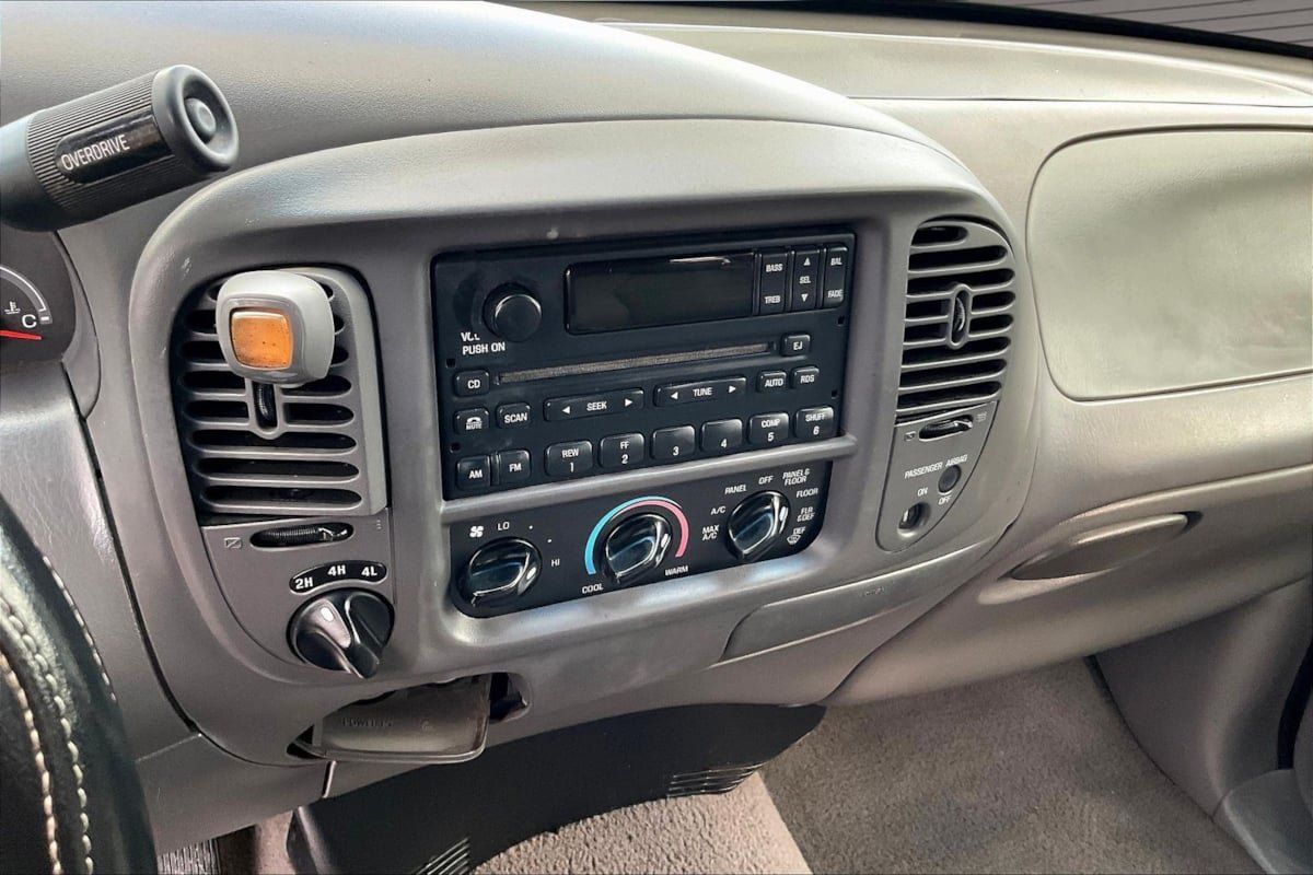 Used 2001 Ford F150 XL AWD/4WD image 10