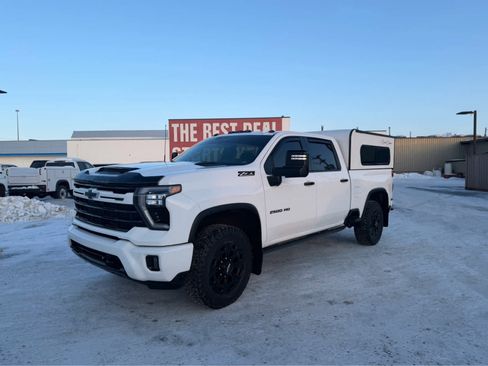 Certified 2024 Chevrolet Silverado 2500 LTZ w/ LTZ Plus Package image 3