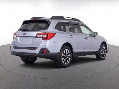 Used 2017 Subaru Outback 2.5i Limited AWD/4WD image 4