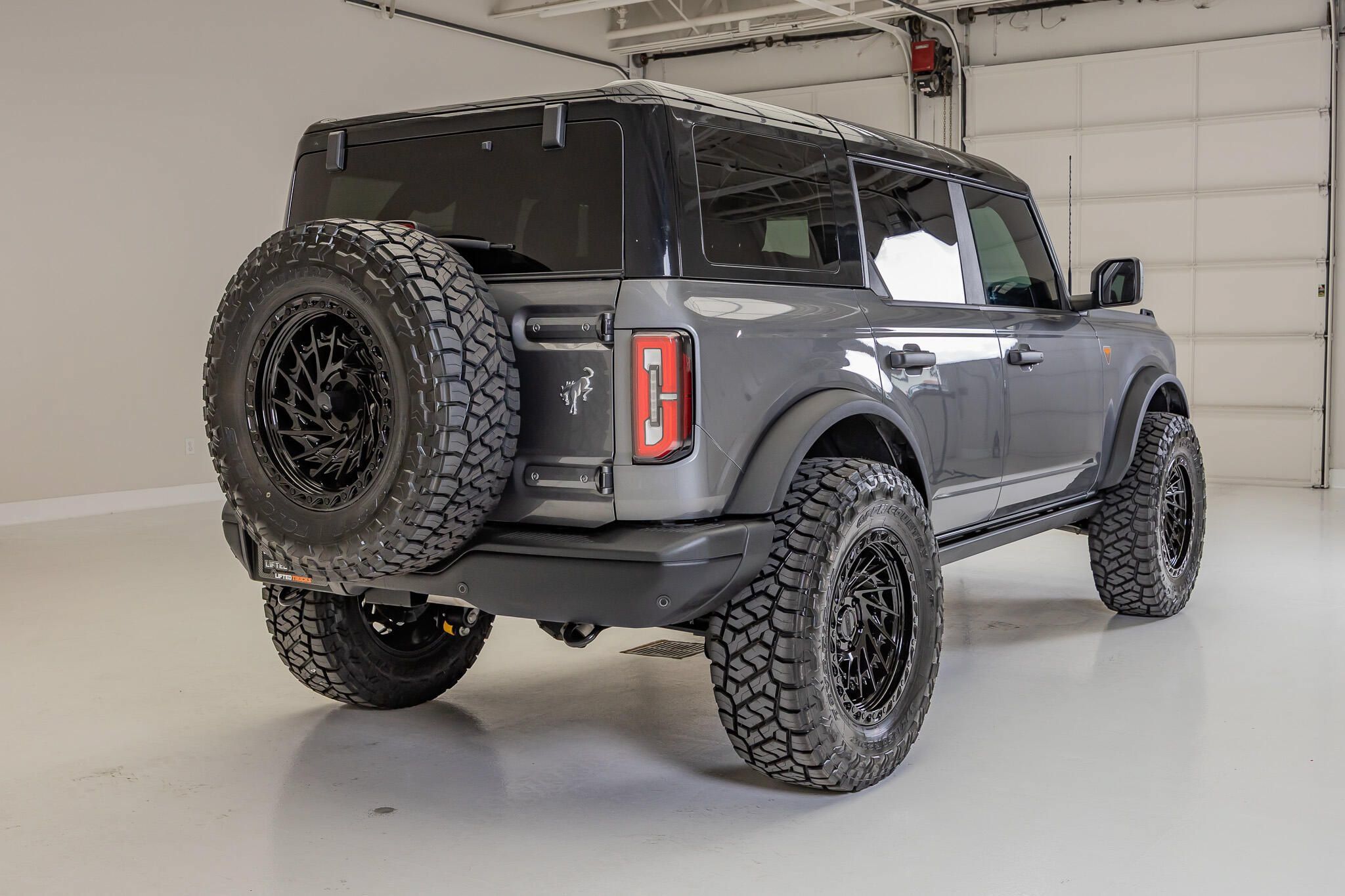 Used 2025 Ford Bronco Badlands AWD/4WD image 10