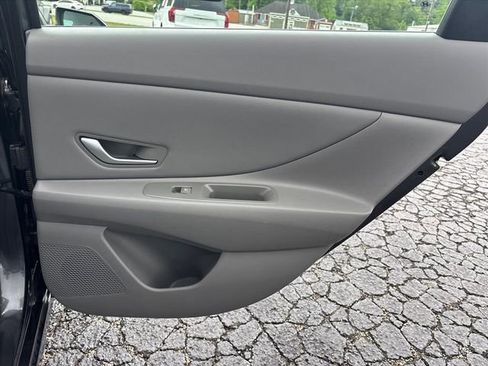 Used 2023 Hyundai Elantra SEL w/ Convenience Package FWD image 15