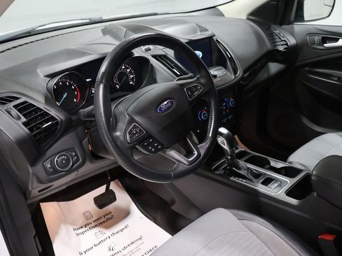 Used 2019 Ford Escape SE image 16