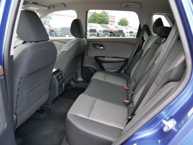 Used 2021 Nissan Rogue SV AWD/4WD image 15