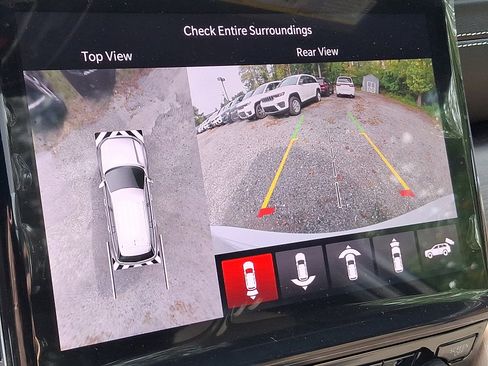 New 2025 Jeep Grand Cherokee Limited w/ Luxury Tech Group II image 15