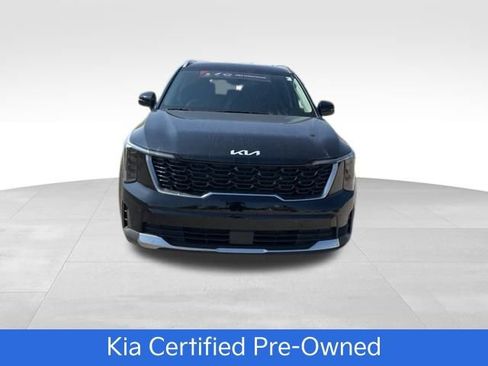 Used 2025 Kia Sorento S image 2
