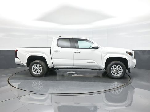 New 2026 Toyota Tacoma SR5 RWD image 9