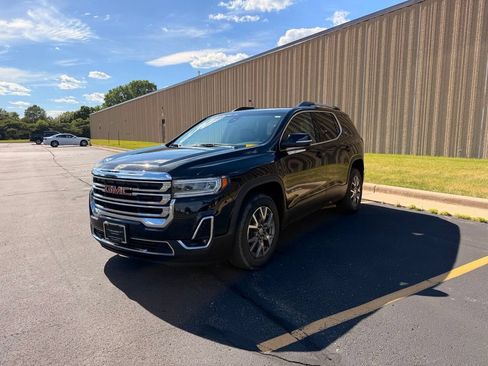 Used 2023 GMC Acadia SLT AWD/4WD image 4