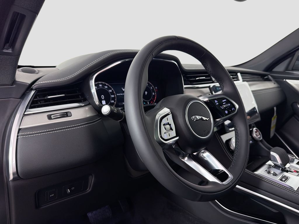 New 2026 Jaguar F-PACE R-Dynamic S AWD/4WD image 9
