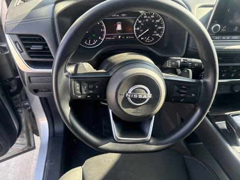 Used 2024 Nissan Rogue S AWD/4WD image 16
