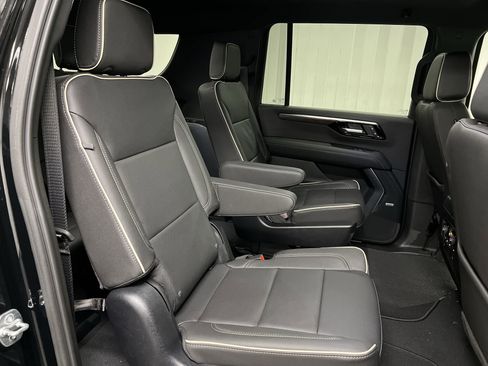 New 2025 Chevrolet Suburban Premier image 62