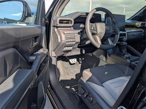 Used 2025 Toyota Tacoma TRD Sport image 6