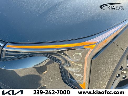 New 2025 Kia K4 LXS image 9