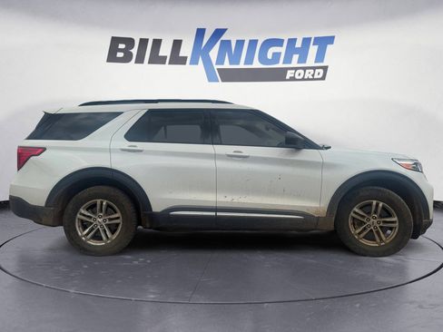 Used 2023 Ford Explorer XLT w/ Equipment Group 202A AWD/4WD image 6