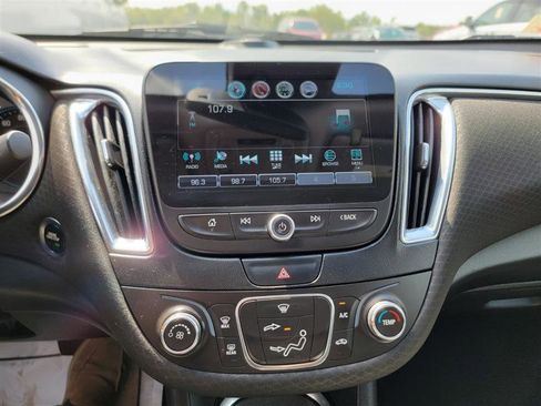 Used 2017 Chevrolet Malibu LT w/ Driver Confidence Package image 26