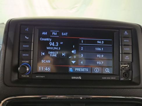 Used 2019 Dodge Grand Caravan SXT FWD image 12