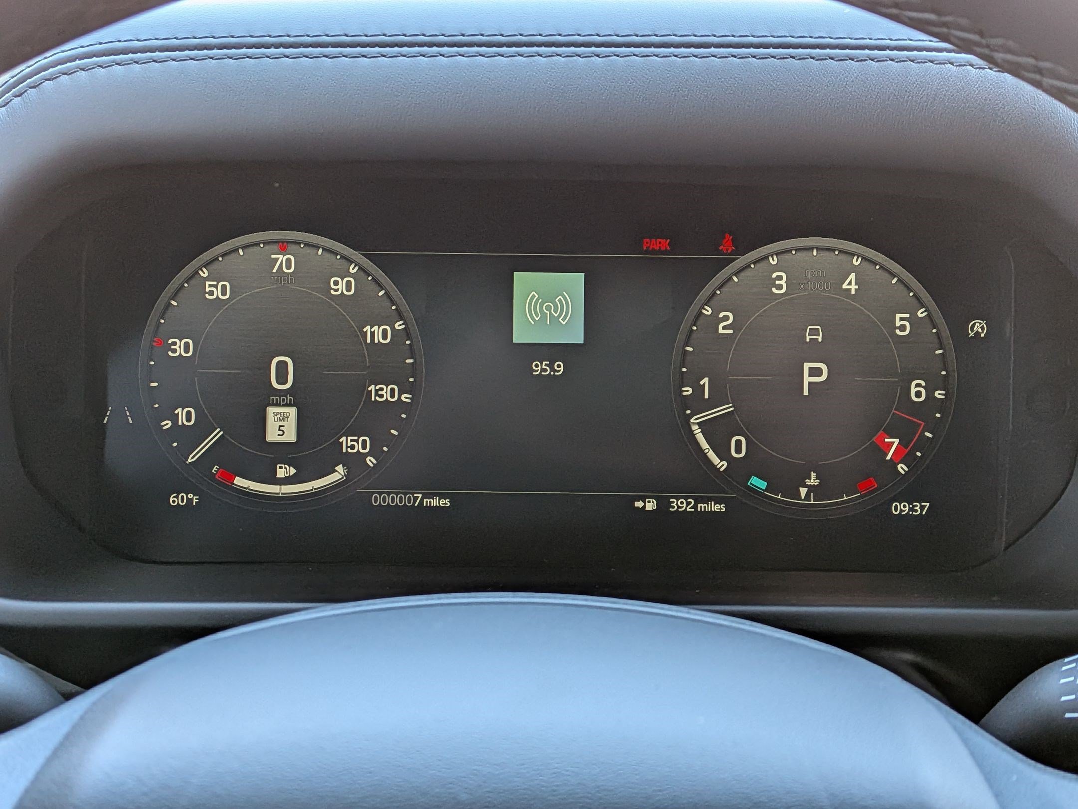 New 2026 Land Rover Defender 130 X-Dynamic SE AWD/4WD image 18