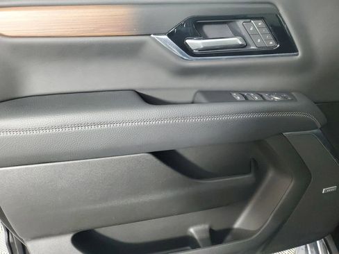 Used 2025 GMC Yukon Denali image 19