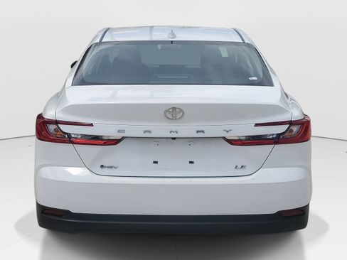 Used 2025 Toyota Camry LE FWD image 4