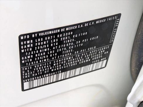 Used 2024 Volkswagen Tiguan SE image 28