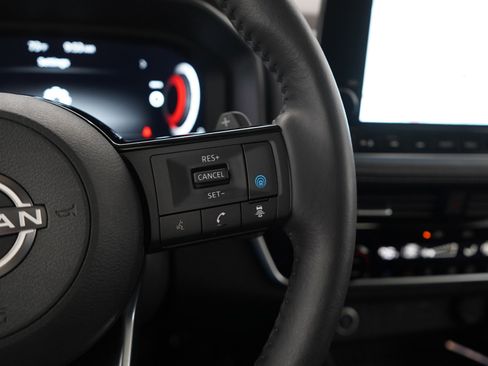 Used 2022 Nissan Rogue Platinum w/ Head-Up Display Package image 25