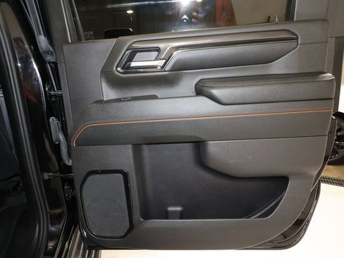 Used 2024 GMC Sierra 2500 AT4 w/ AT4 Premium Plus Package AWD/4WD image 21