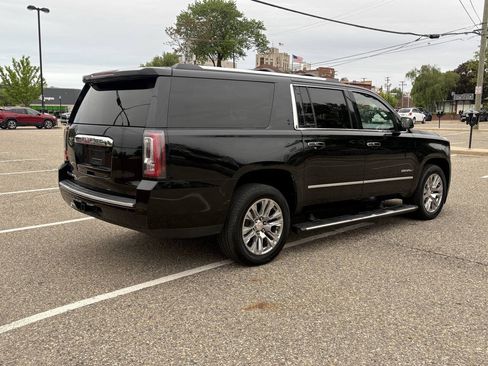 Used 2015 GMC Yukon XL Denali w/ Touring Package AWD/4WD image 12