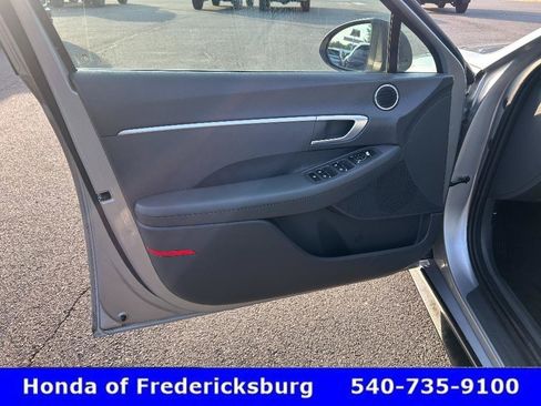 Used 2022 Hyundai Sonata SE w/ Cargo Package FWD image 9