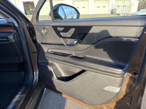 Certified 2022 Lincoln Corsair Reserve w/ Equipment Group 201A image 14