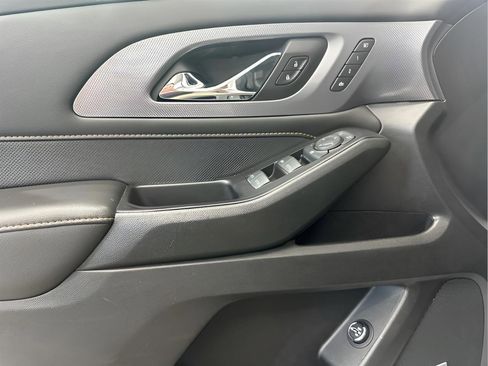 Used 2018 Chevrolet Traverse Premier w/ Driver Confidence II Package FWD image 13