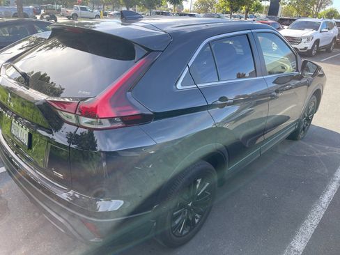 Used 2023 Mitsubishi Eclipse Cross LE AWD/4WD image 2