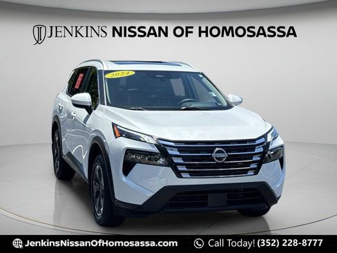 Certified 2024 Nissan Rogue SV w/ SV Premium Package FWD image 15