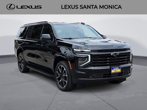 Used 2026 Chevrolet Suburban RST w/ Comfort Package RWD image 3