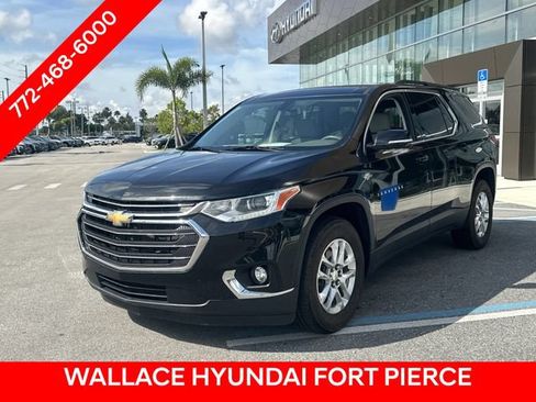 Used 2020 Chevrolet Traverse LT FWD image 2
