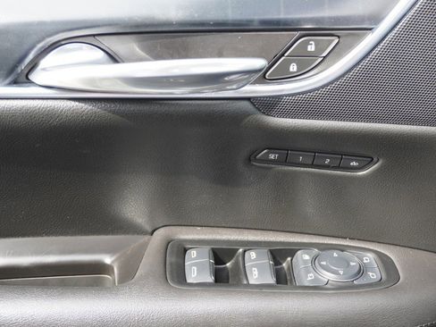 Used 2017 Cadillac XT5 Luxury w/ Driver Awareness Package image 22