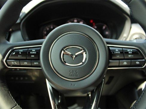 Used 2025 MAZDA CX-70 3.3 Turbo w/ Premium Plus Pkg image 11