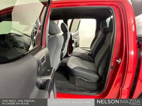 Used 2022 Toyota Tacoma TRD Sport w/ Technology Package image 13