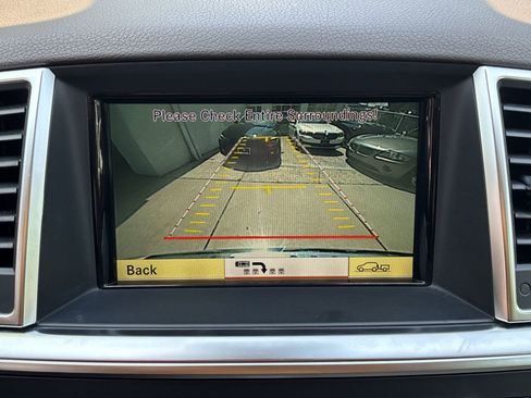 Used 2012 Mercedes-Benz ML 350 BlueTEC 4MATIC image 24