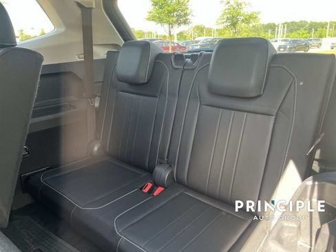 Used 2023 Volkswagen Tiguan SE FWD image 29