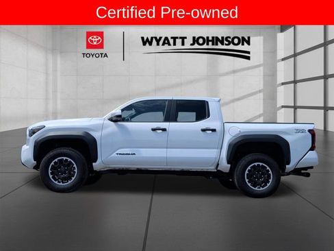 Certified 2025 Toyota Tacoma TRD Off-Road image 2