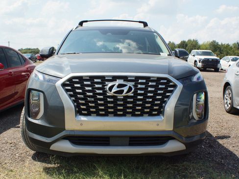 Used 2022 Hyundai Palisade Limited FWD image 2